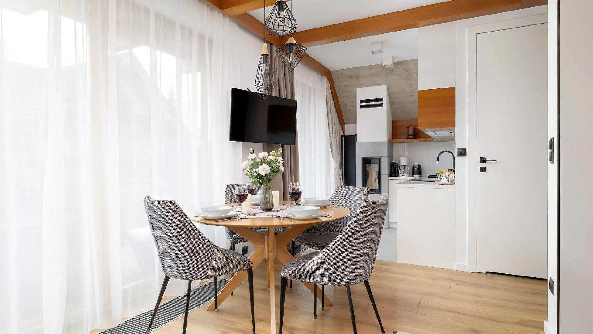 Gorska Odskocznia - Apartament Z Parkingiem Oraz Dostepem Do Basenu & Sauny By Noclegi Renters 자코파네 0*,  폴란드